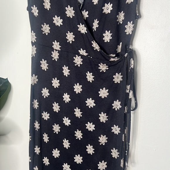 Urban‎ Outfitters Zina Floral Wrap Midi Dress Size Medium - Picture 6 of 11
